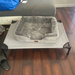 Dog Bed And Cote 