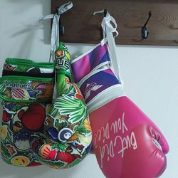 Boxing gloves