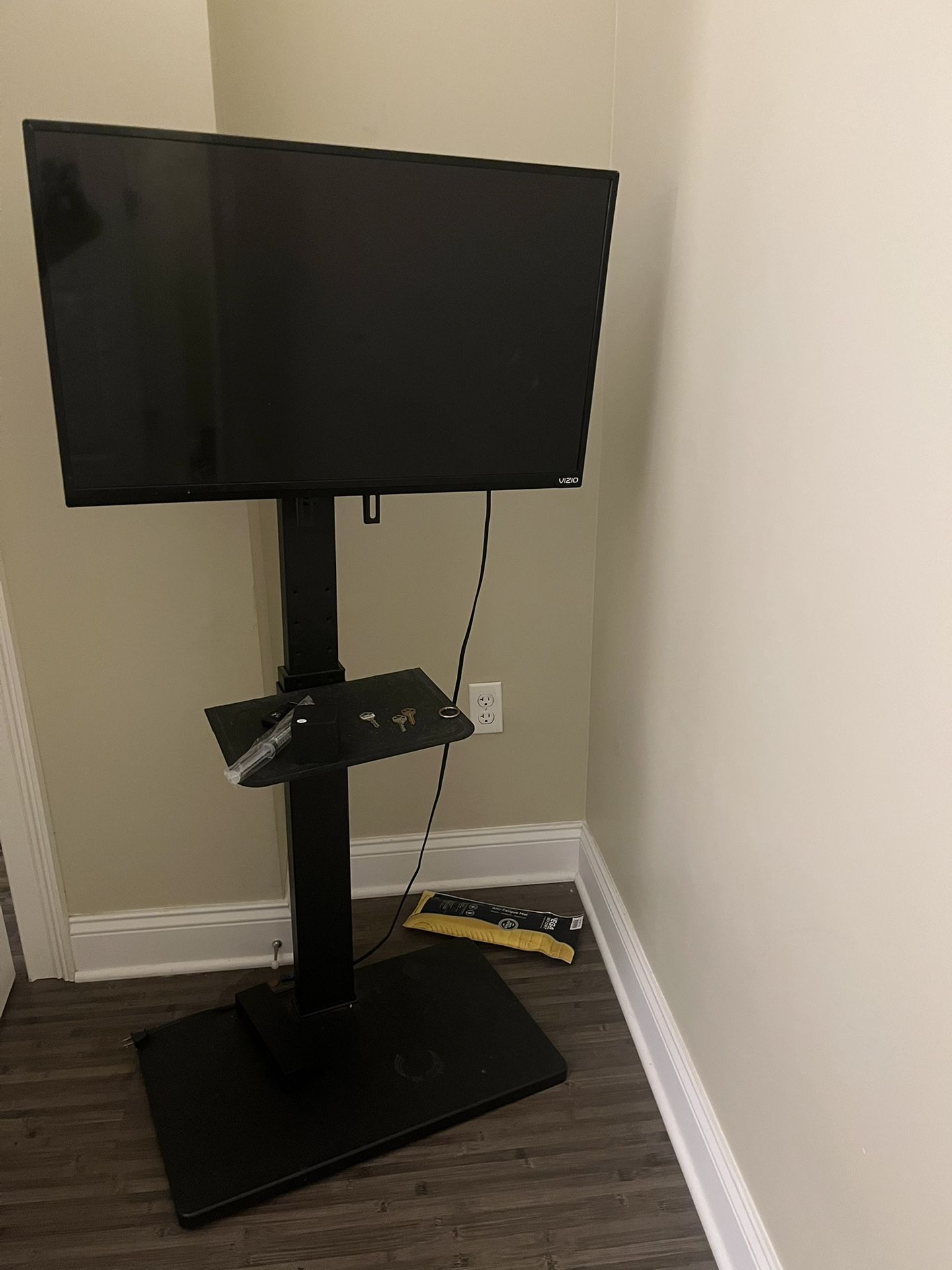 Tv & Stand