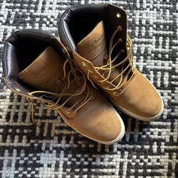 Women’s Timberland Boots Size 9