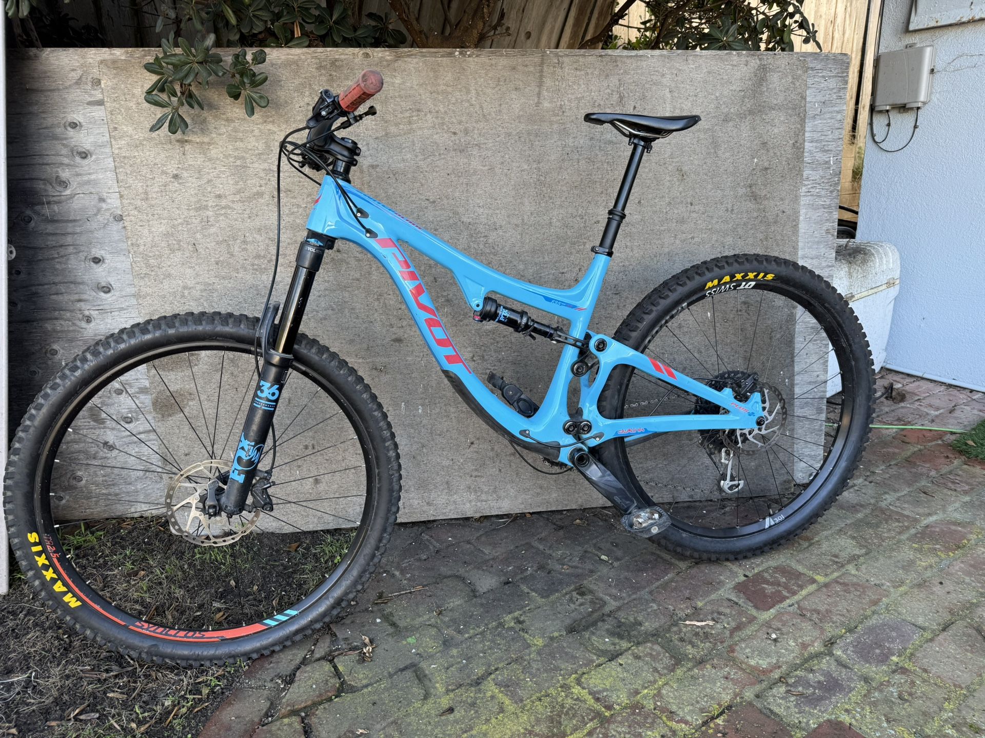 Pivot Switchblade Carbon L 29er