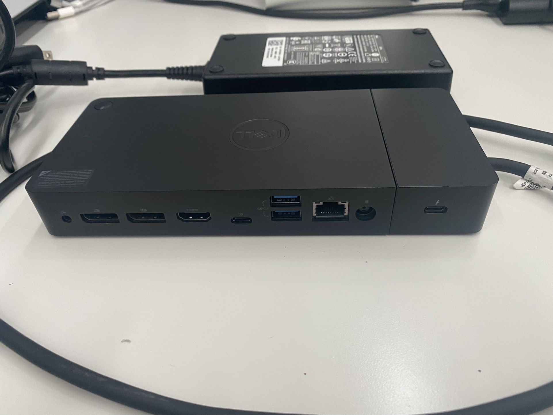 Dell WD19 USB Type-C Dockinghh Station with 180 AC Adapter - Black