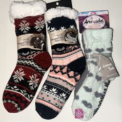 Aromasoles Fleece Socks NEW total of 4 Pairs