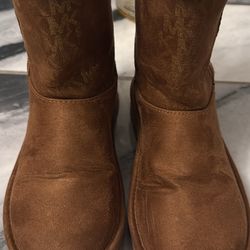 Girls Shoes Size 1  $20