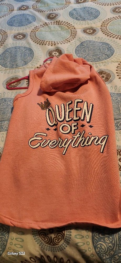 XL 'Queen of Everything' Hoodie 4 Dog!๐