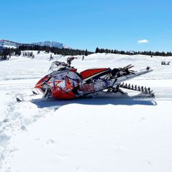 2016 Mountain Cat 8000