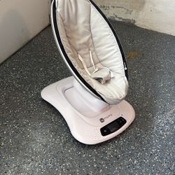 4 Moms Mamaroo