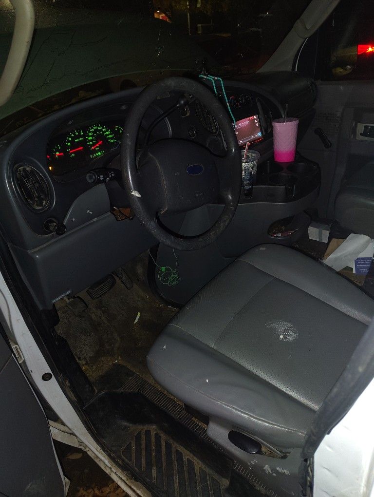 2006 Ford E-350