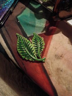 Vintage 1940s Two Leaf Green Enamel Signed Broach
