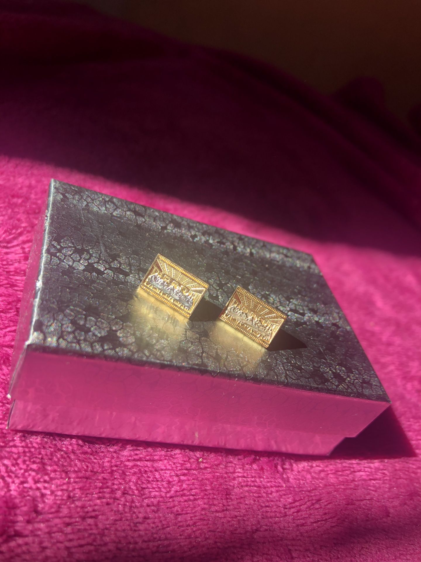 10k yellow & white “The Last Supper” Gold earrings