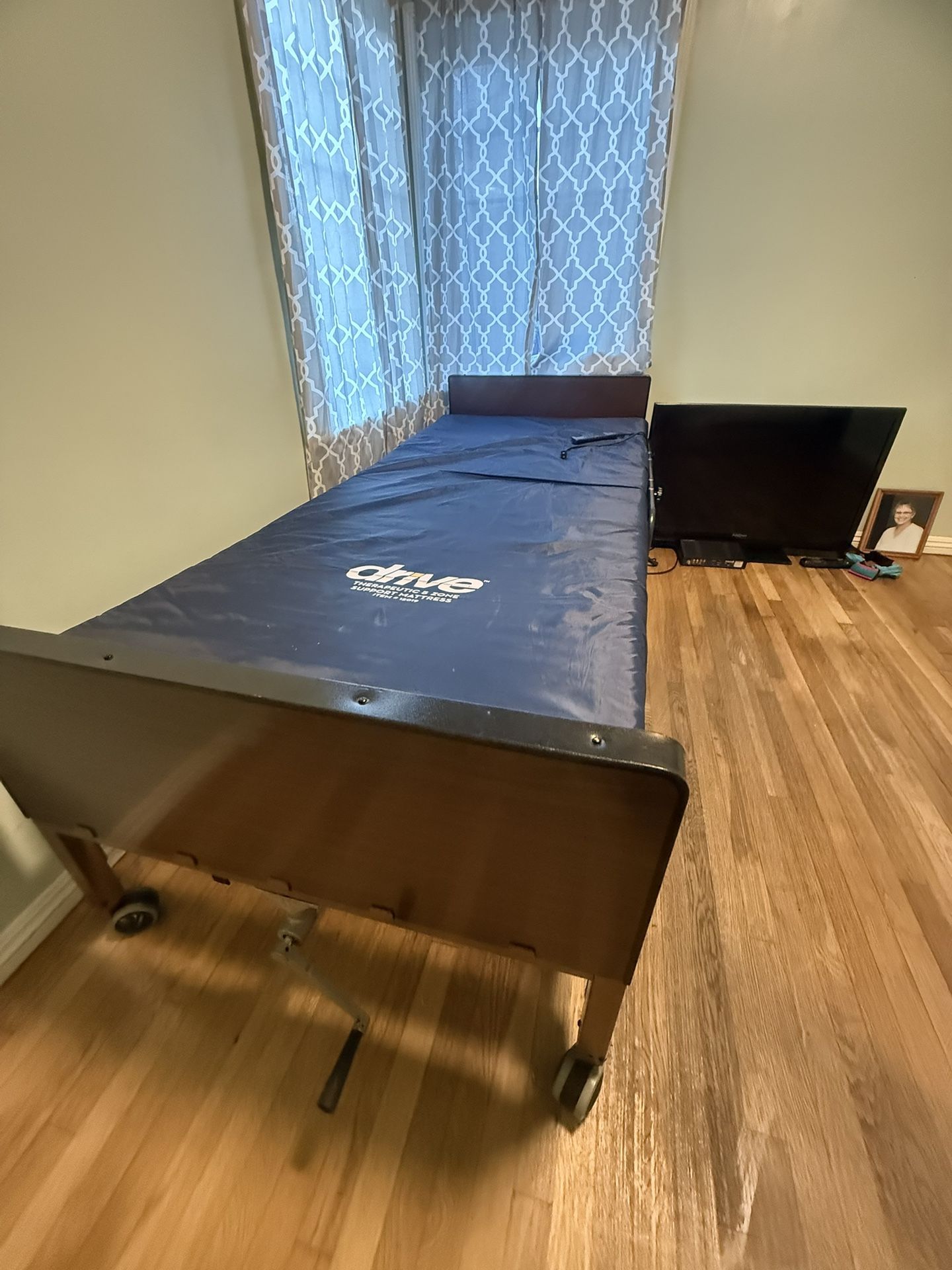 Electric hospital bed With Control
