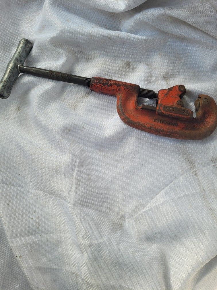 RiDGiD Pipe Cuter