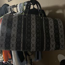 LV Duffle Bag for Sale in Washington, DC - OfferUp