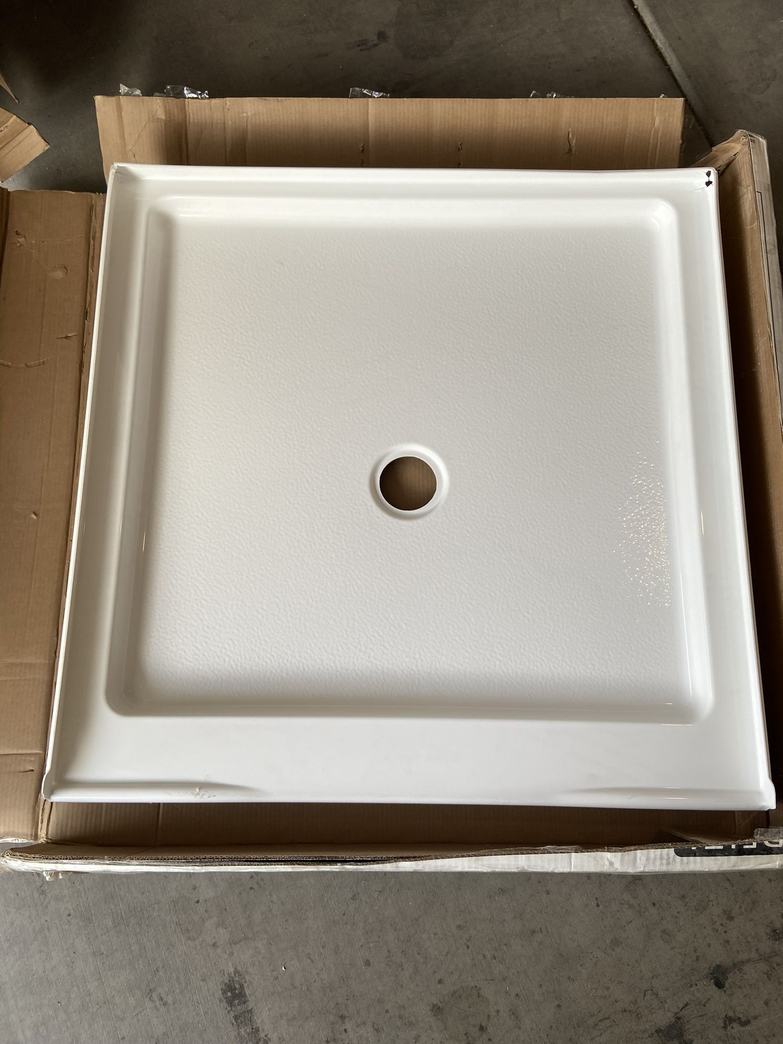 **BROKEN IN 2 CORNERS CHECK PHOTOS**Delta Classic 500 36 in. L x 36 in. W Alcove Shower Pan Base with Center Drain in High Gloss White”