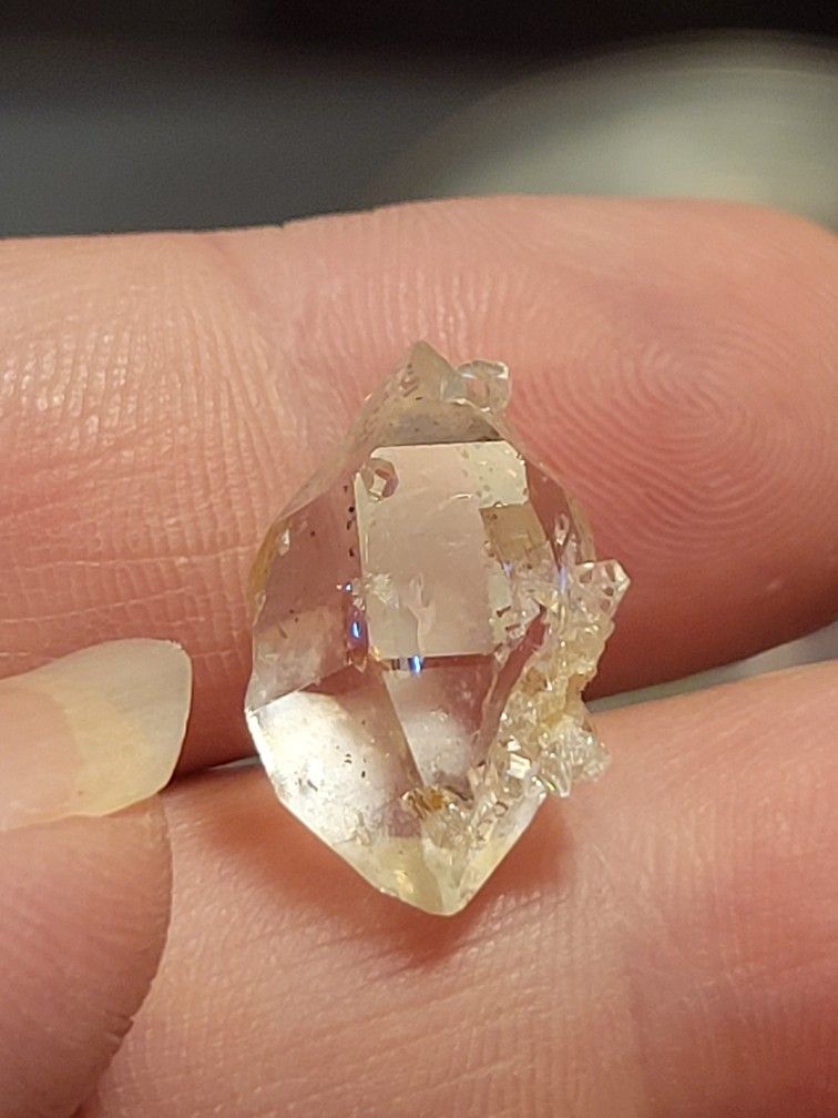 13.5ctw Stunning Herkimer Crystal Druzy & Rainbow Inclusions / Hydrocarbon Inclusions 