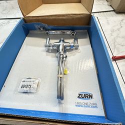 New commercial  Zurn Z826F1-XL Faucet Labdbl 6"swing S Pout.  Hurry come is save money retail $259   Her new in box  Only $180  no tax we locate in he