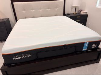 Tempur-Pedic TEMPUR-LUXEbreeze® Firm King Mattress