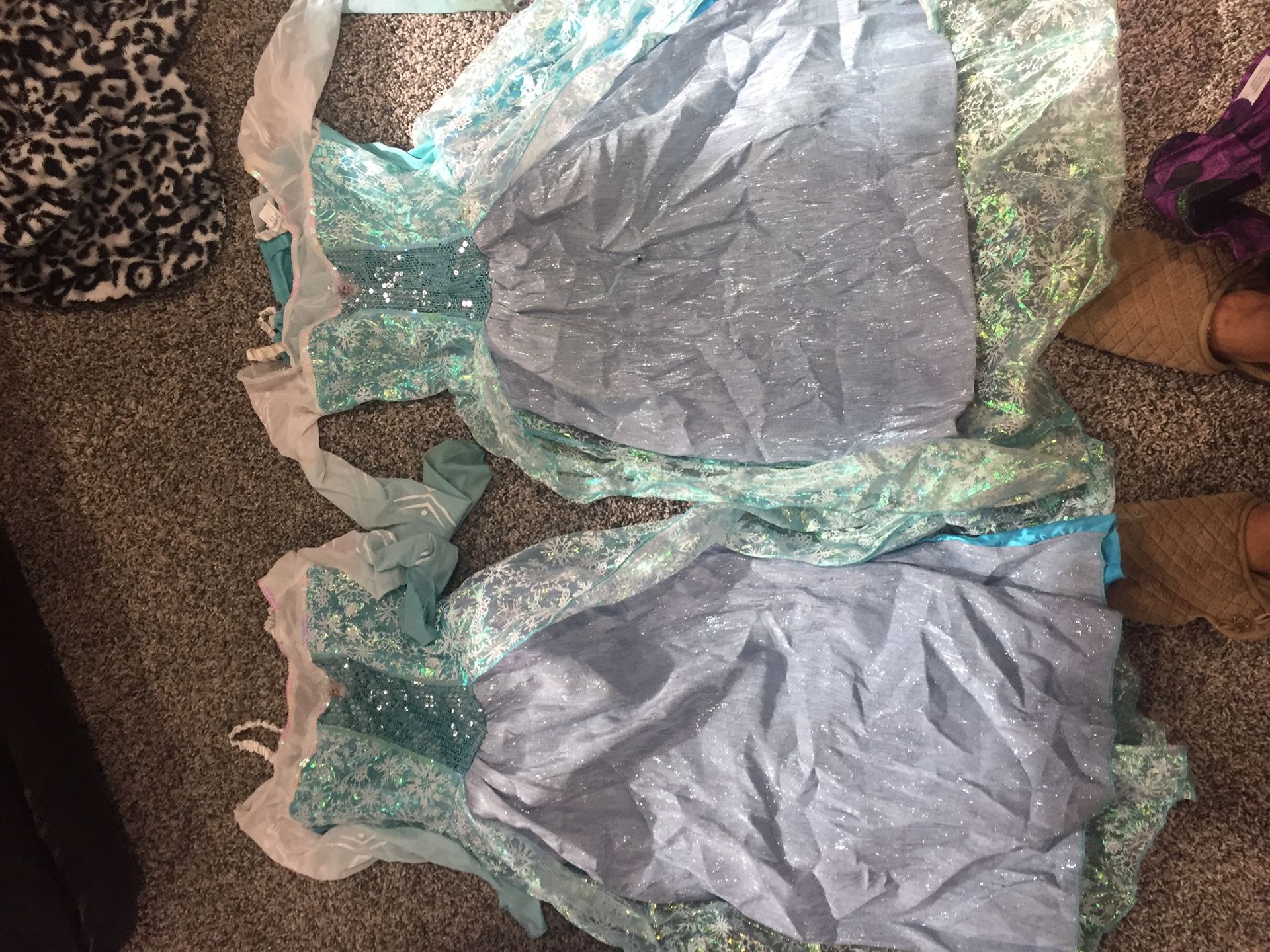 2 Elsa dress up costumes with wigs