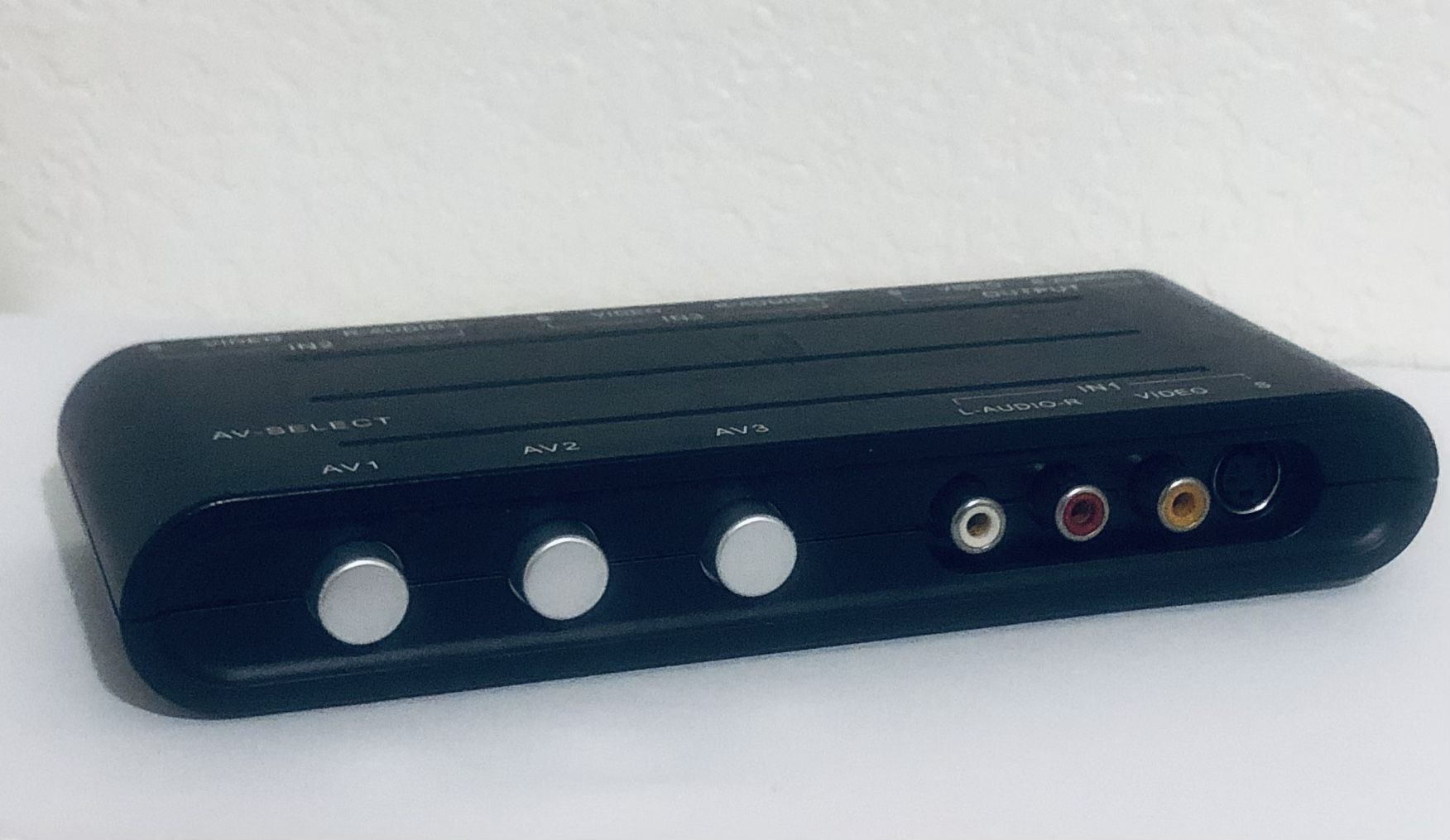 Three-way AV Select Switch One Input Three Output Stereo