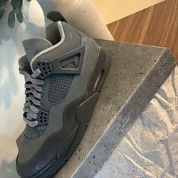Jordan 4 