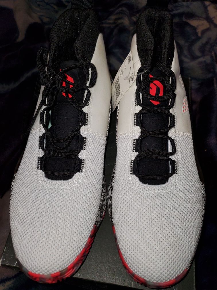 Adidas Damian Lillard dame 5 size 11 brand new