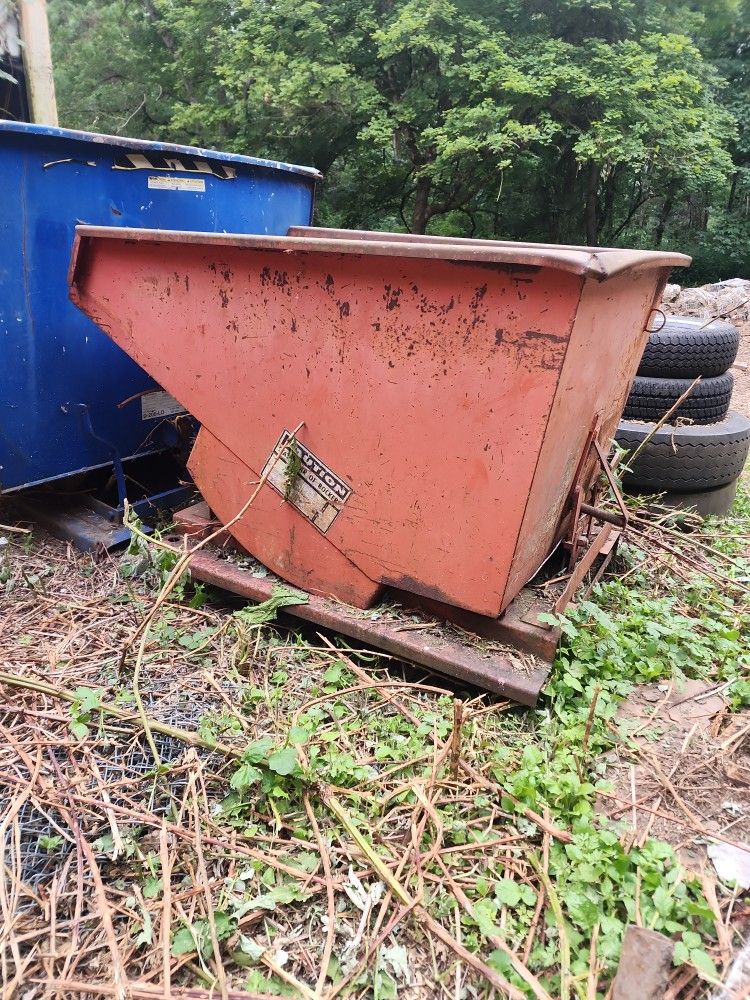 Dumping Hopper