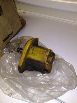 3406E Caterpillar fuel transfer pump