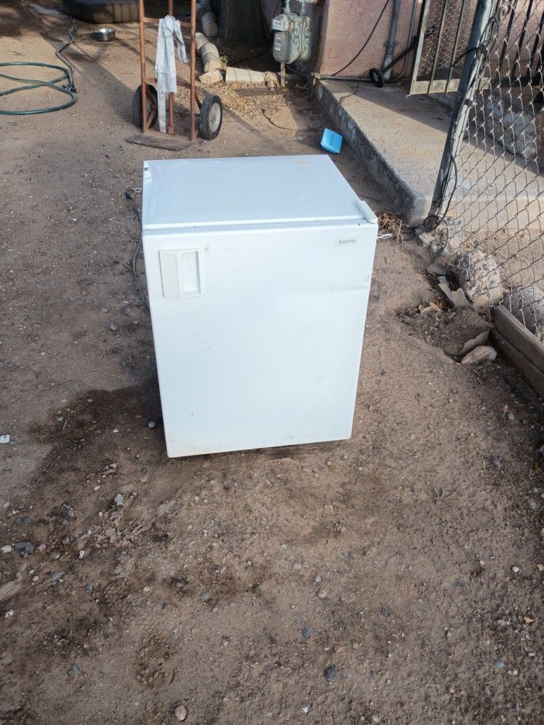 Mini Fridge