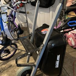 True temper Wheelbarrow