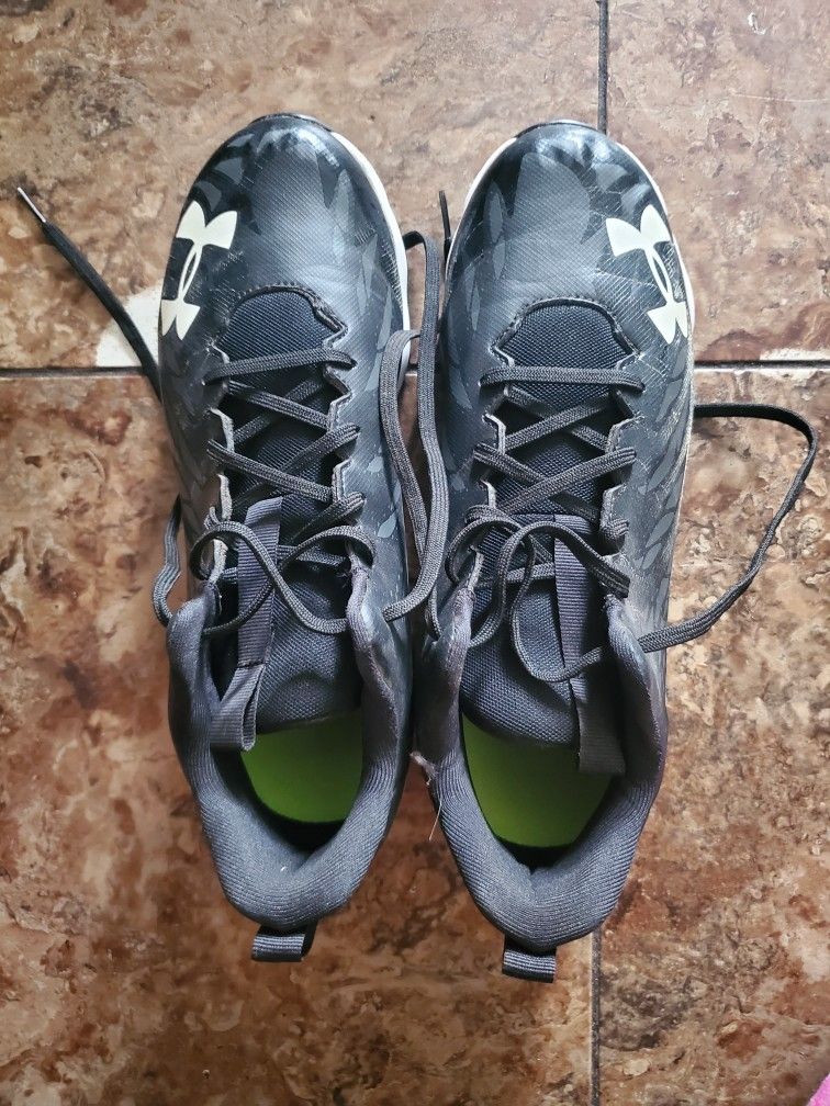 Under Armour Men's Spotlight Franchise Rm Football Shoe