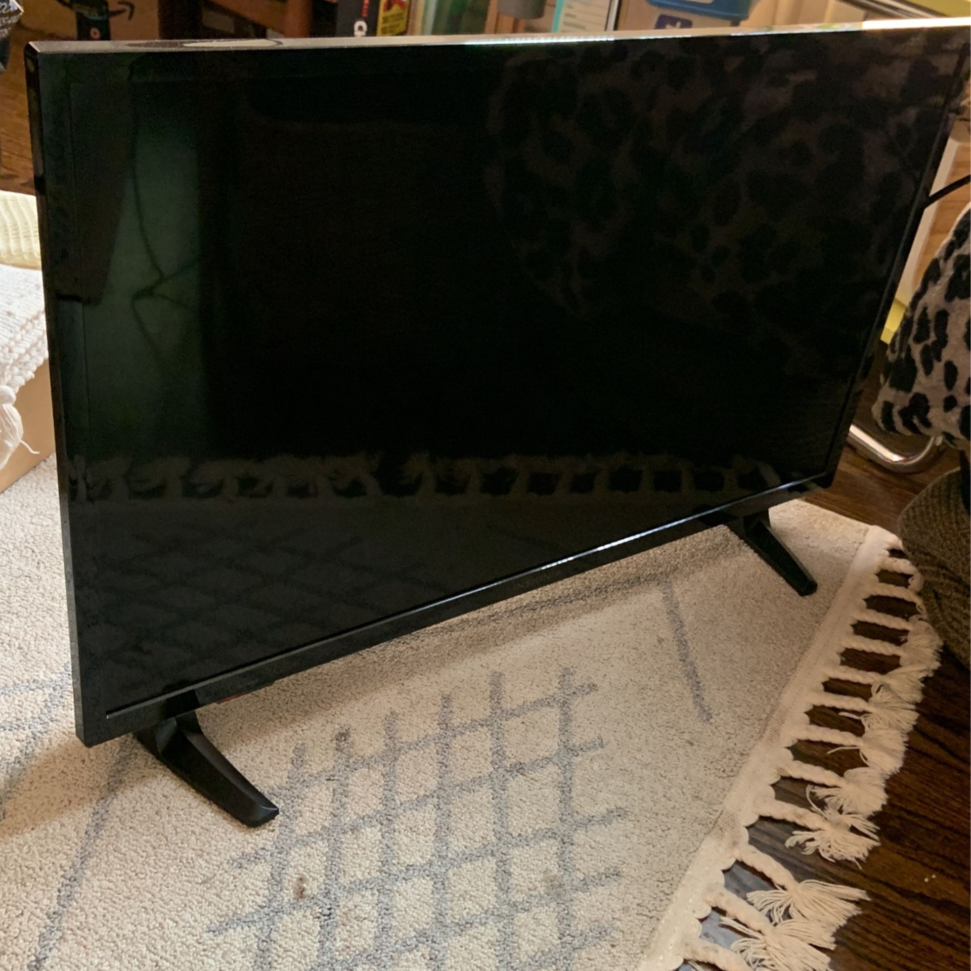 Insignia 32” FireFly Amazon Smart TV