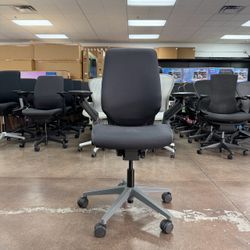 Steelcase Gesture Ergonomic Office Chair in Excellent Condition with Store Warranty and Financing Available