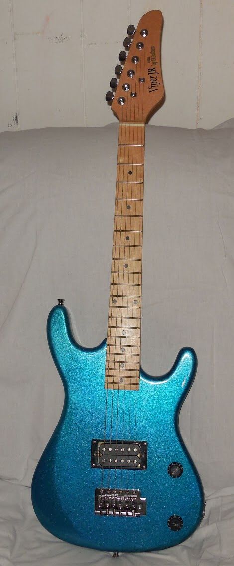 Viper jr by BGuitars model GE36 electric guitar metallic blue