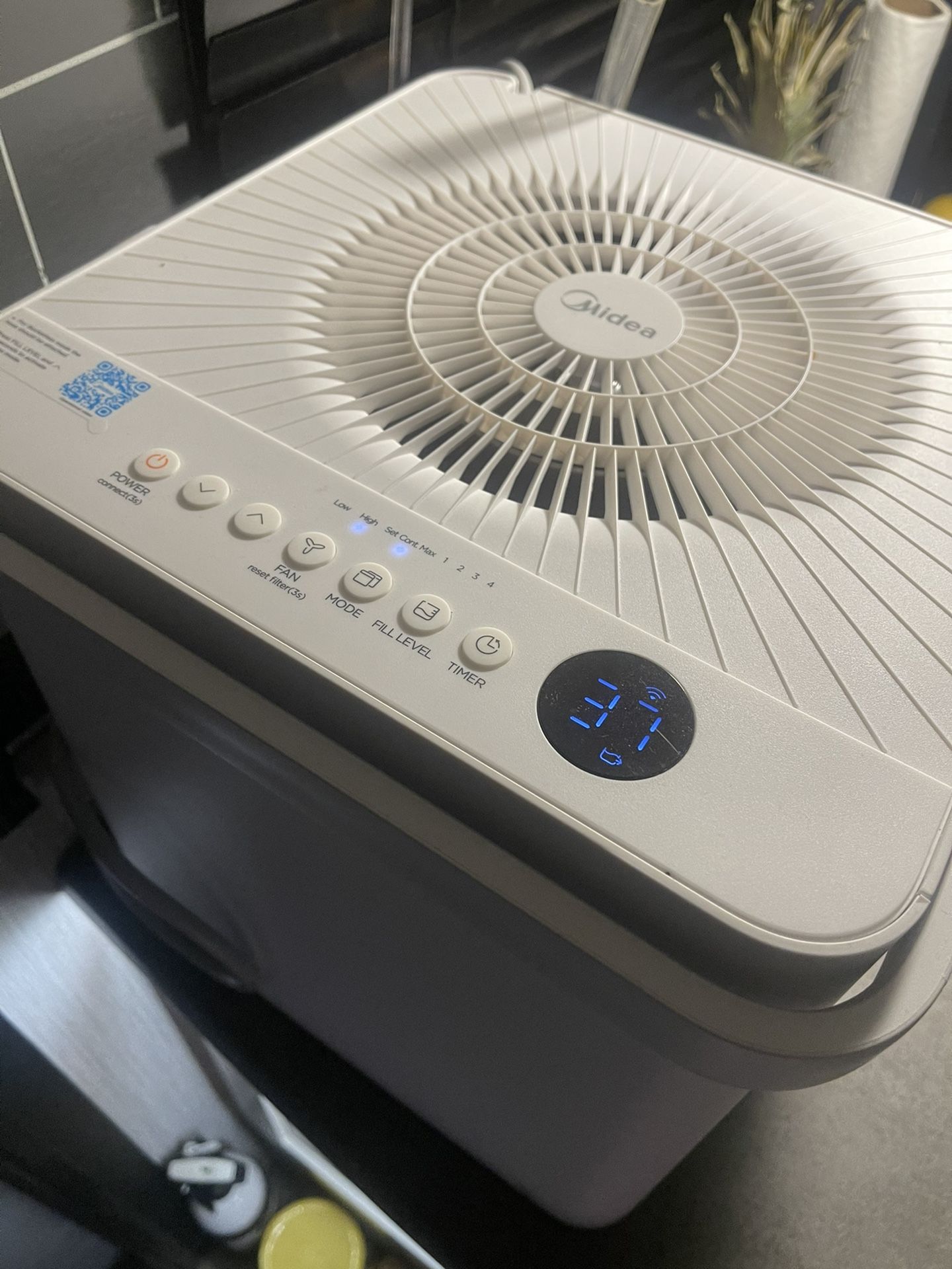 Dehumidifier 