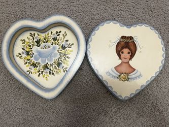 Heart-Shaped Wood Decorative Box with lid vintage style hand painted