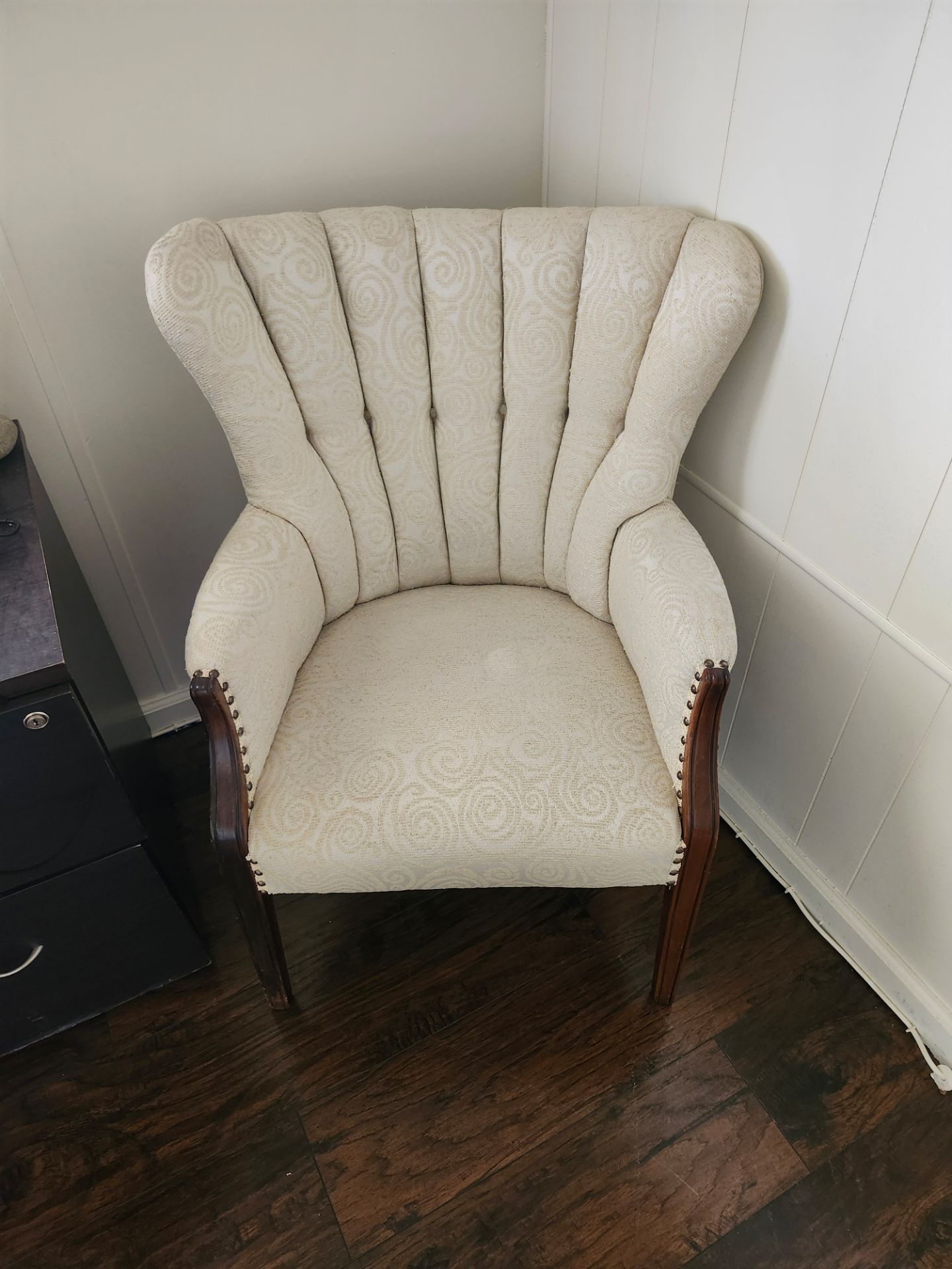 Accent chair