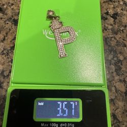 10k Letter P Pendant 