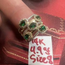 14K Solid Gold Wedding Ring CUBIC ZIRCONIUM STONES 4.9Gr  Size 8