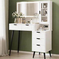 White Fluted Makeup Vanity