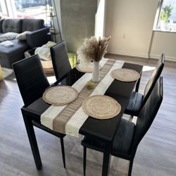 Black Dining Table with Four Chairs – Great Condition 