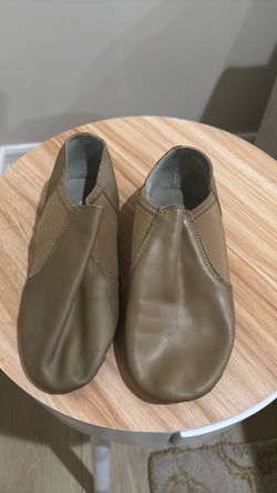 Tan leather jazz dance shoes size 3.5