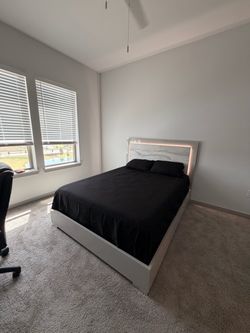 Queen size bed