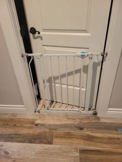 Regalo white Baby/Pet Gate