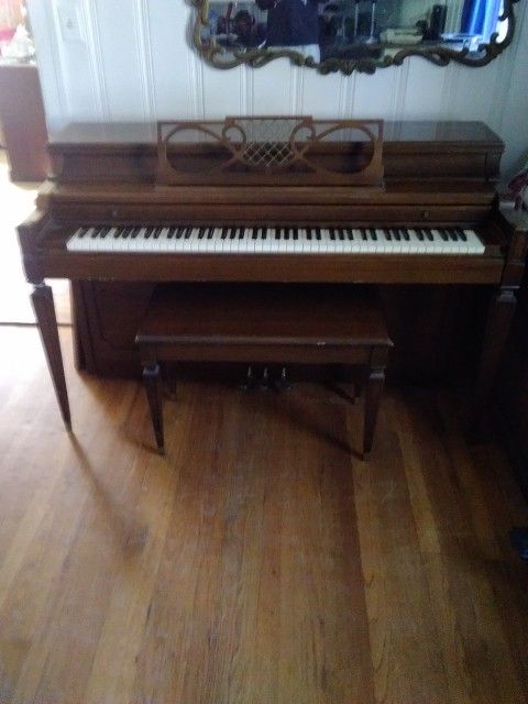 Piano,Everett