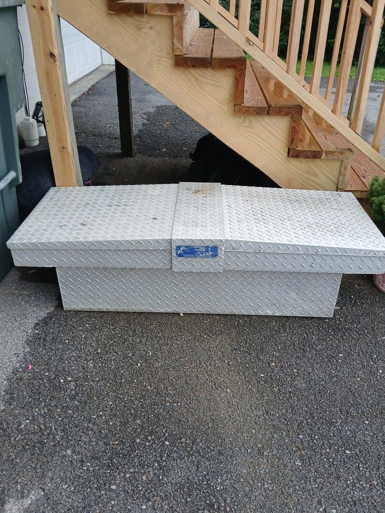 TRUCK TOOLBOX
