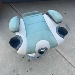 Free non expired booster seat in Rialto by the 10th fwy, if posted is available- will not answer this questions