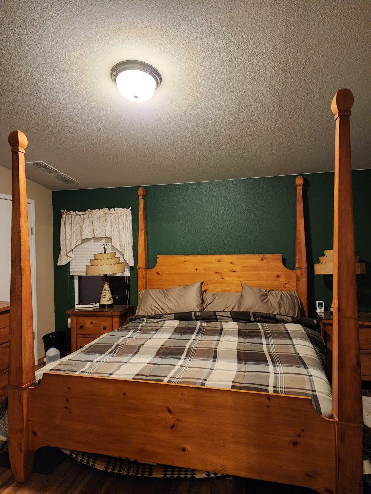 4poster King Bed With Adjustable Frame