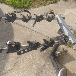 Land Rover Swing Away Pivot 4 Bike 2" Trailer Hitch Bicycle Rack with Lock and Key - $120 FIRM 