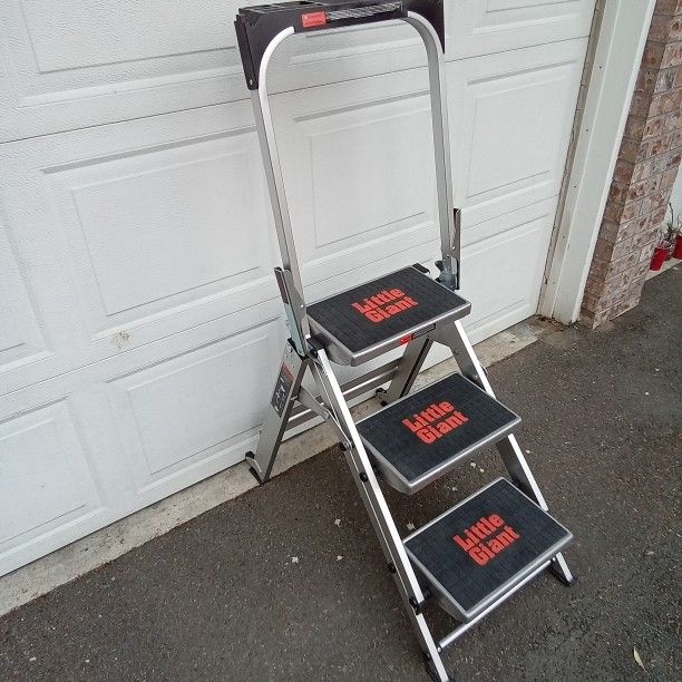 Little Giant Ladders, Safety Step, 3-Step, 3 Foot, Step Stool, Aluminum, Type 1A, 300lbs Best Price
$160