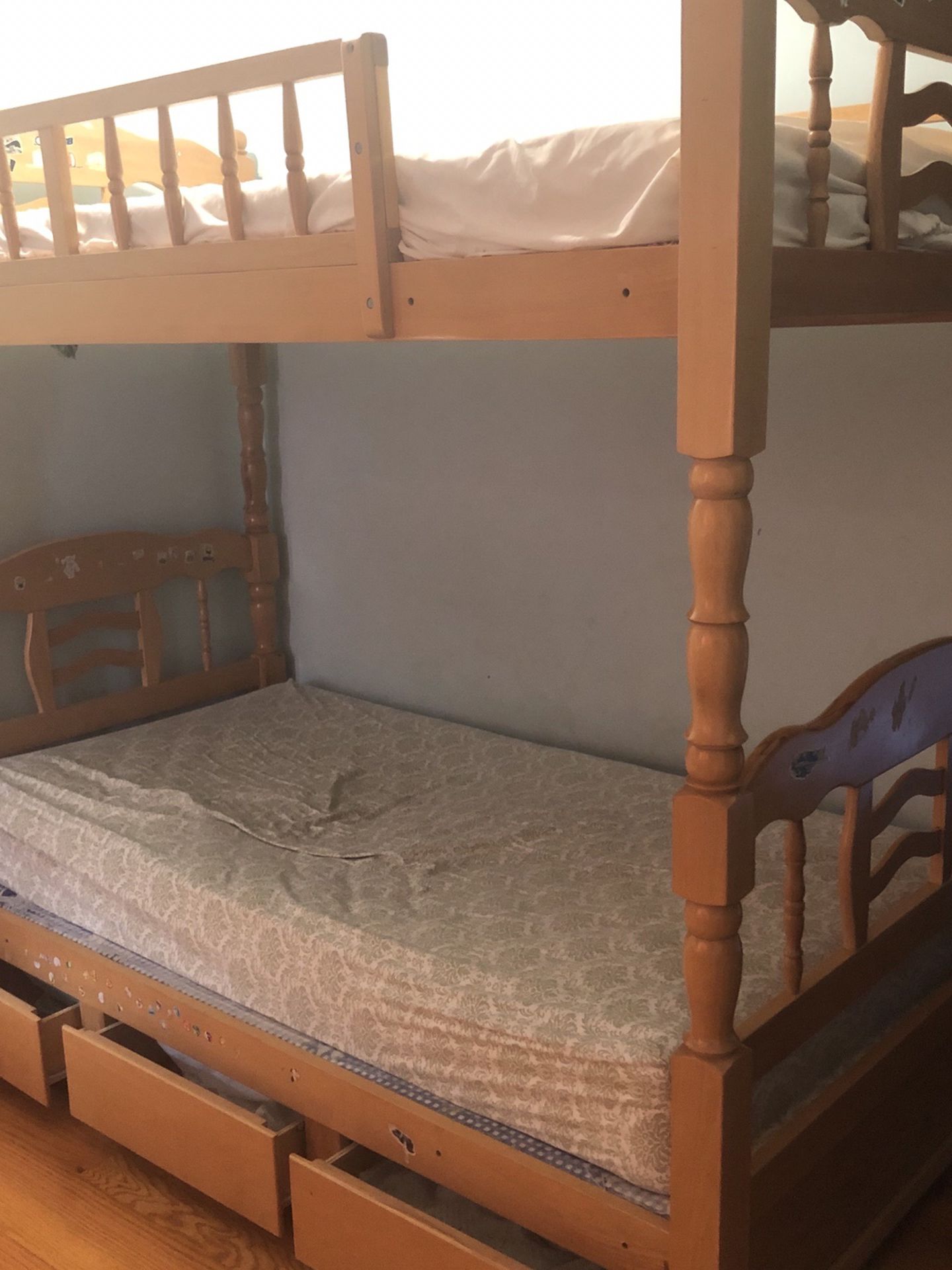 FREE Solid Wood Bunk Bed & Mattresses. Great Condition!
